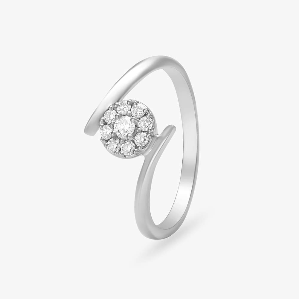 Dazzling Knot Platinum Ring