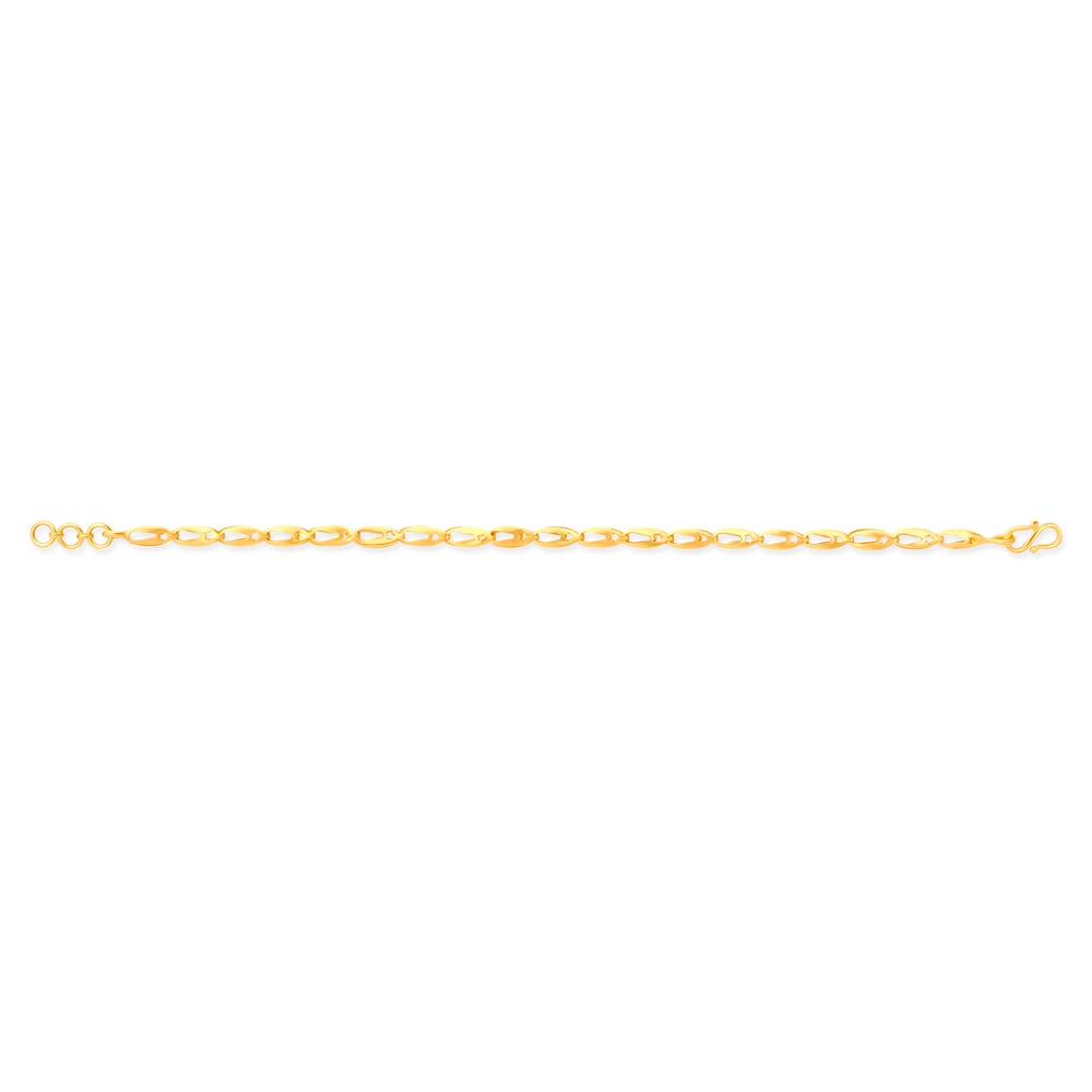

Charming Yellow Gold Carved Chain-Link Bracelet
