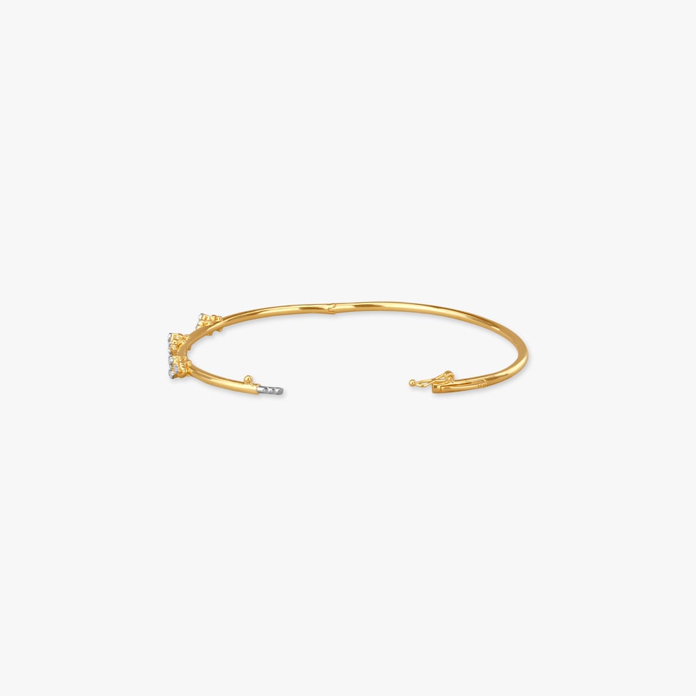

Petal Pathway Diamond Bangle