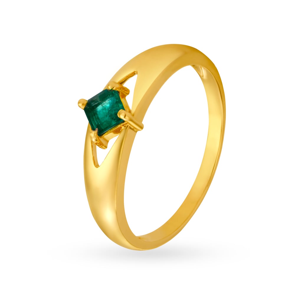 Classic 18 Karat Yellow Gold And Emerald Finger Ring,,hi-res image number null