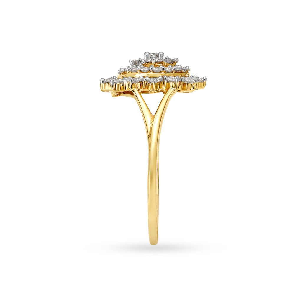 Glimmering 18 Karat Yelllow Gold And Diamond Finger Ring,,hi-res image number null