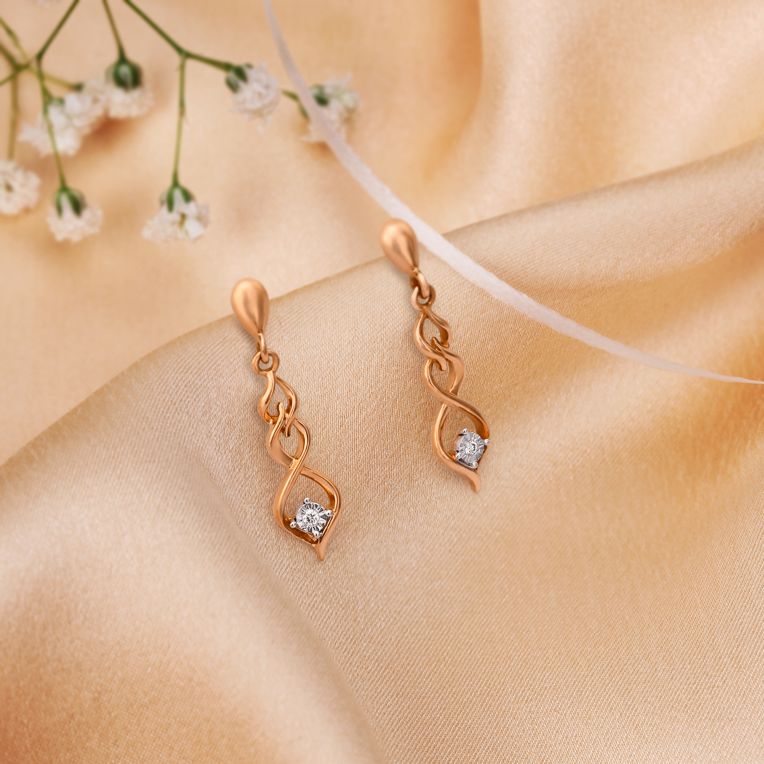 Slender Mani Design Diamond Drop Earrings
