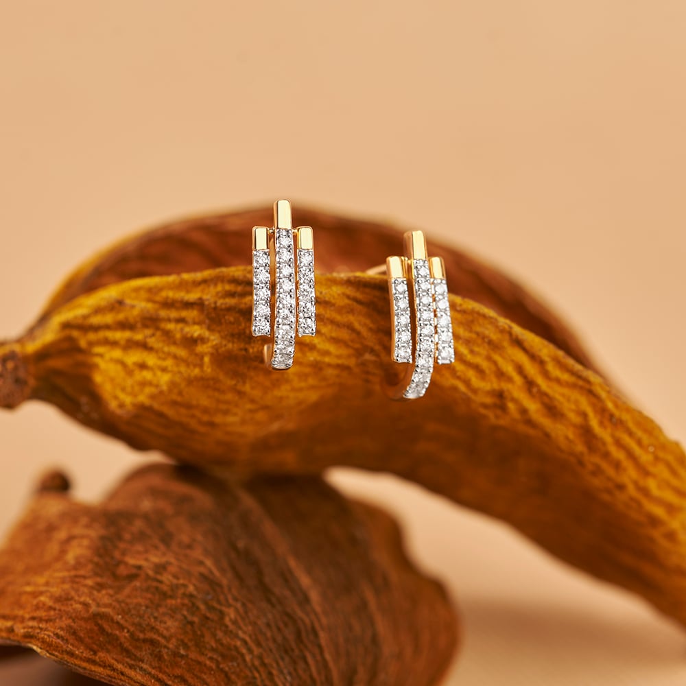 Glinting Chic Diamond Stud Earrings