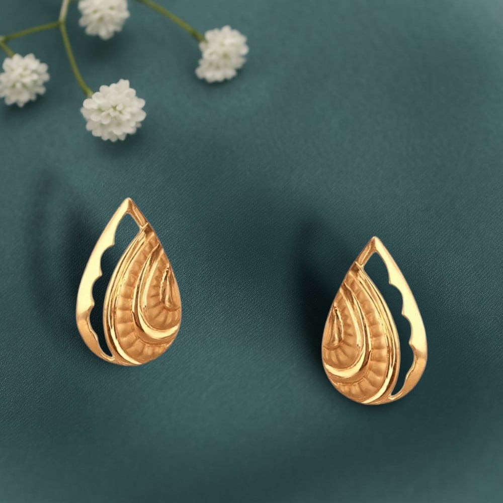 

Ripple Edge Gold Stud Earrings