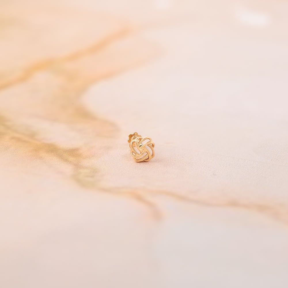 Elegant Knot Gold Nose Pin,,hi-res image number null