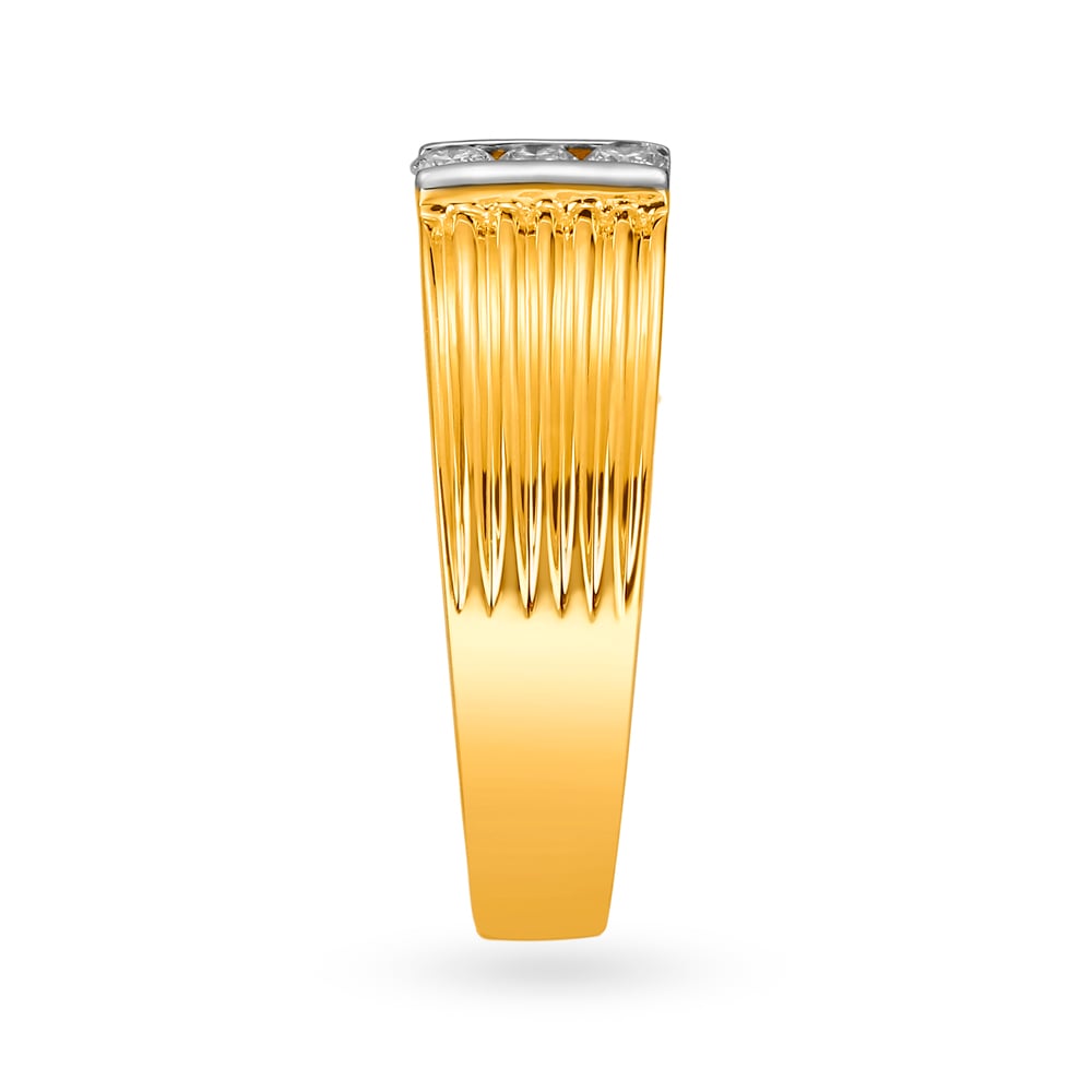 Decorative 18 Karat Gold and Diamond Finger Ring,,hi-res image number null
