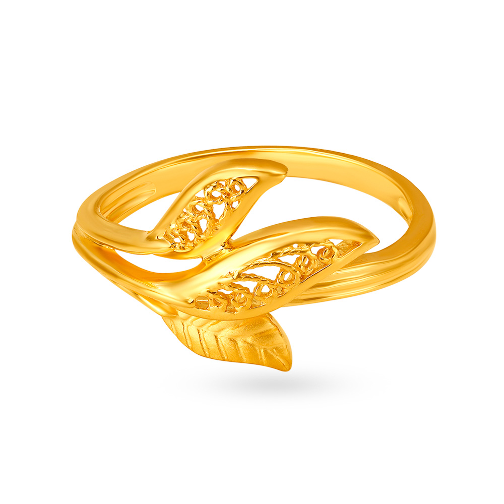 Elaborate 22 Karat Yellow Gold Foliage Finger Ring,,hi-res image number null