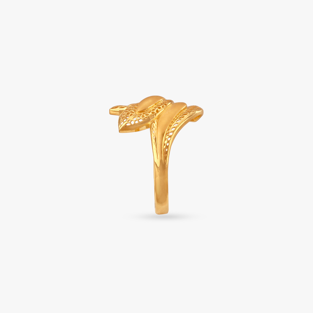 Flow Script Gold Ring,,hi-res image number null