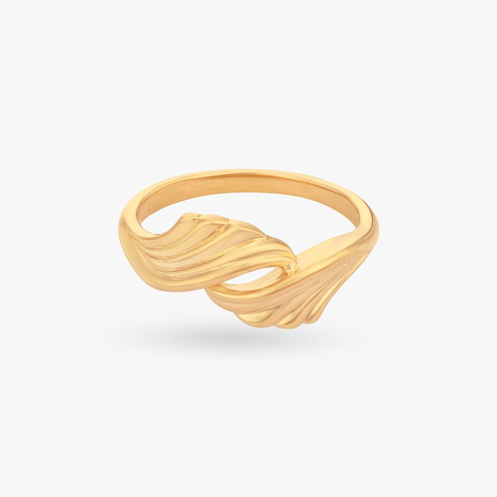 

Intertwined Waves Gold Ring