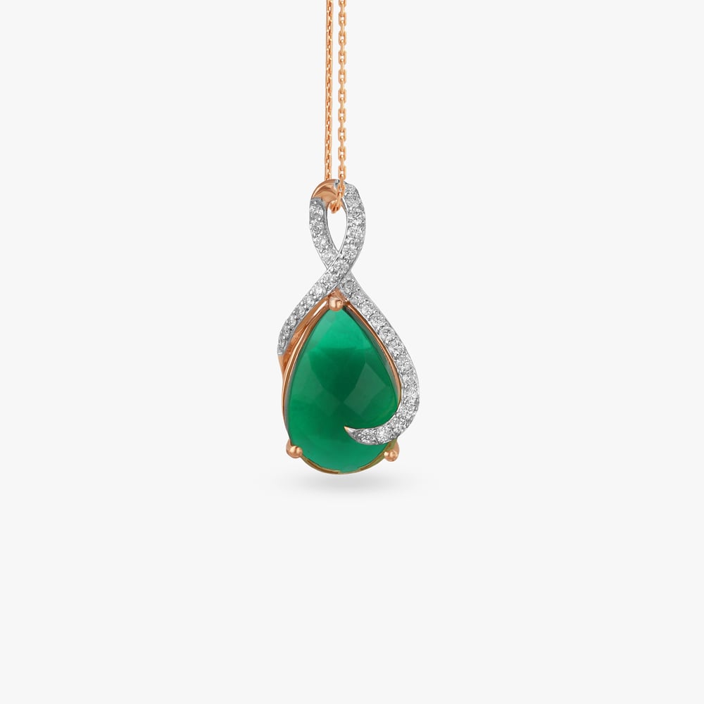 

Verdant Lustre Diamond Pendant
