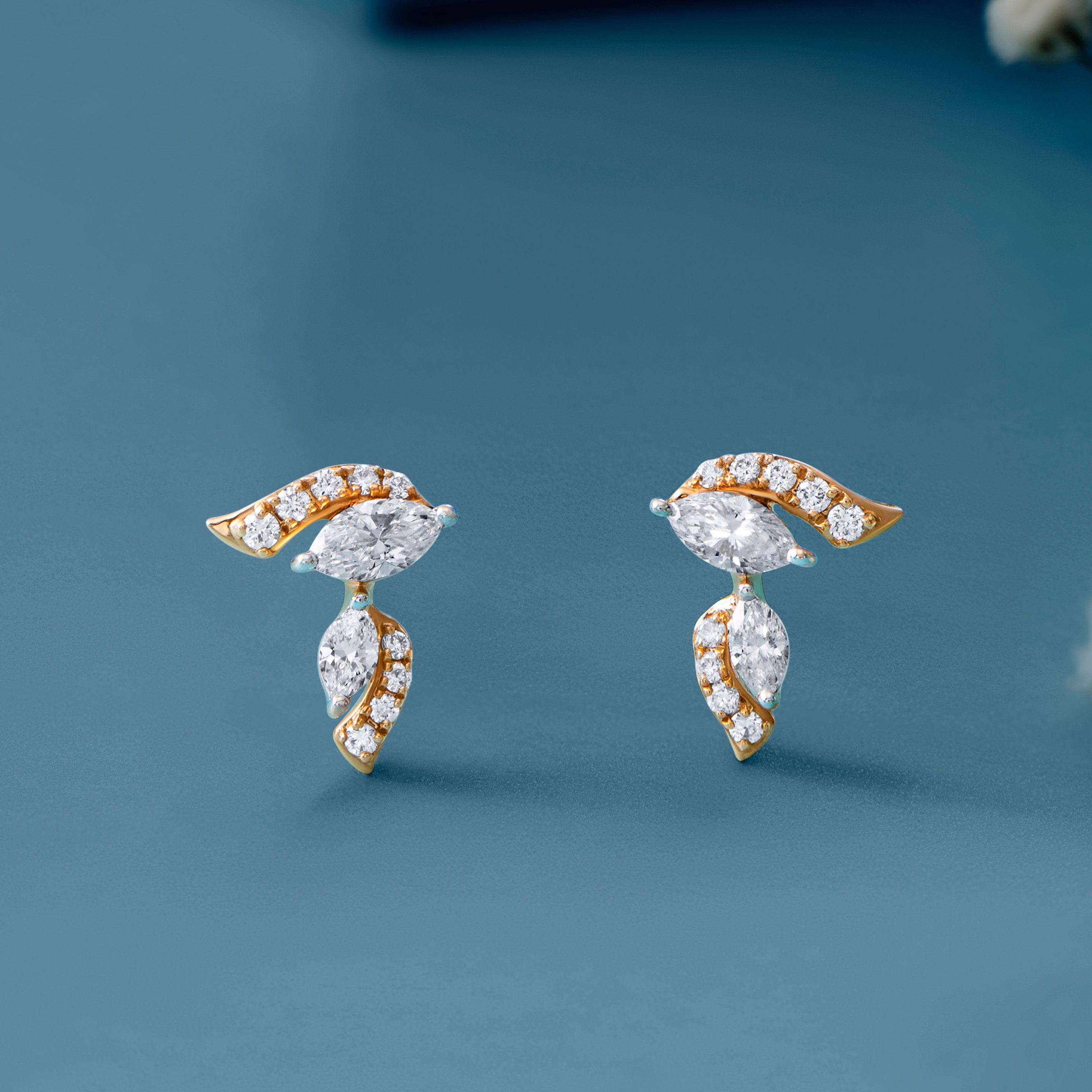 

Leaflet Diamond Stud Earrings