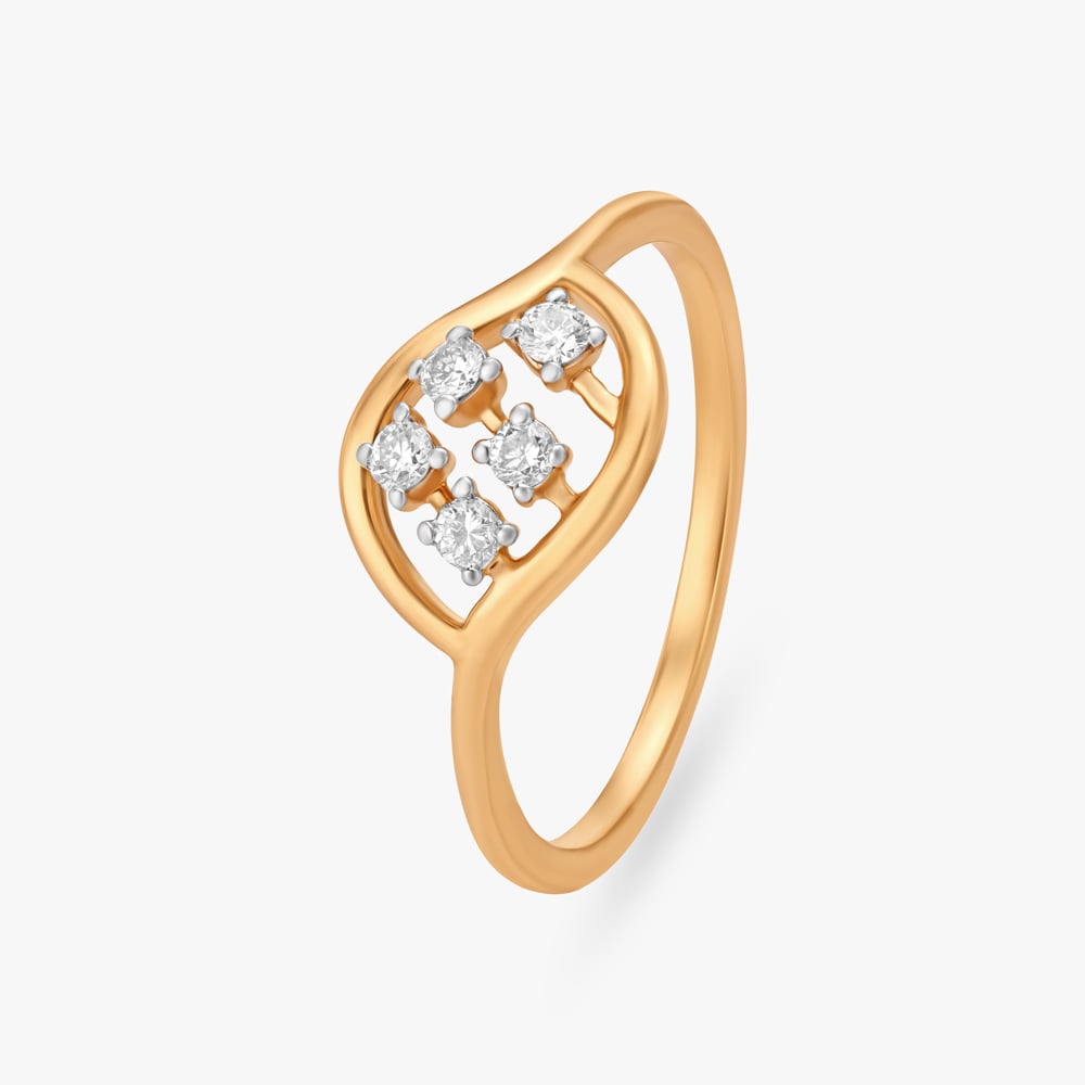 

Gleaming Leaf Diamond Finger Ring