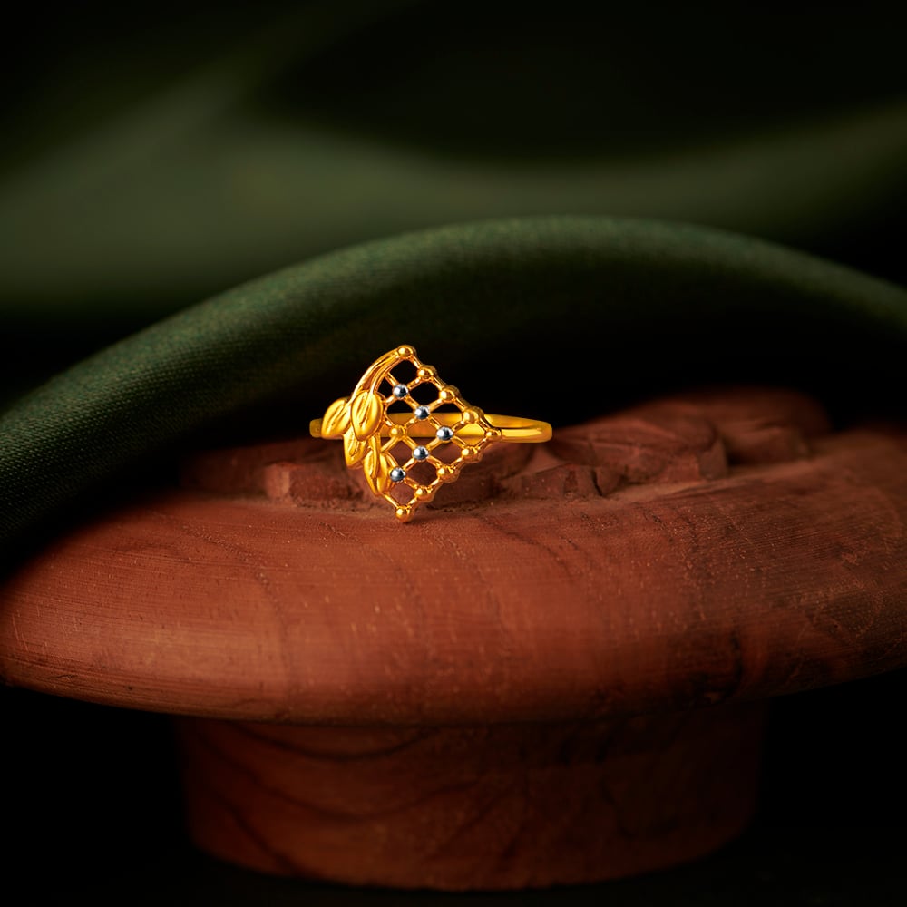 

Charming Lattice Ring