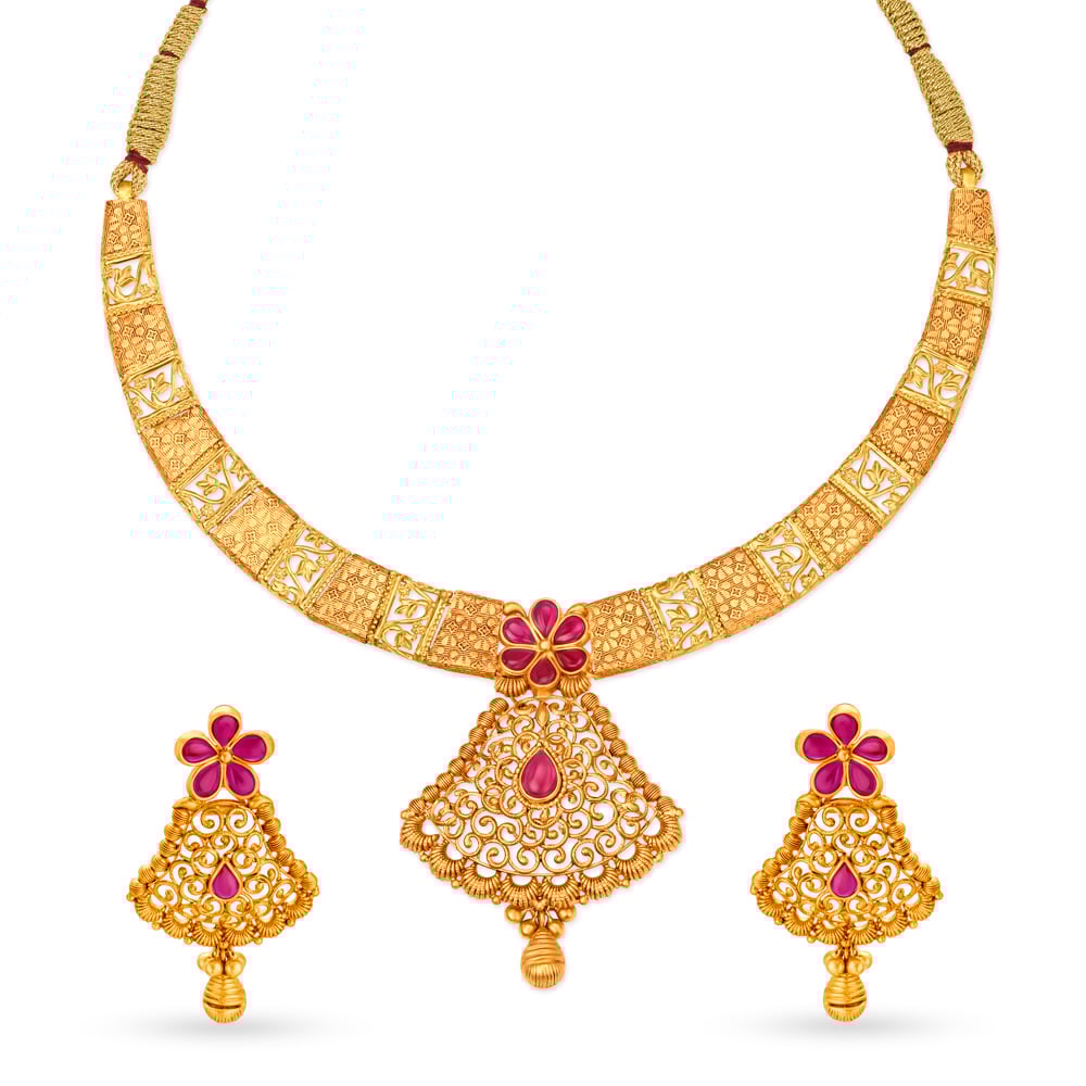 

Regional Gold Necklace Set