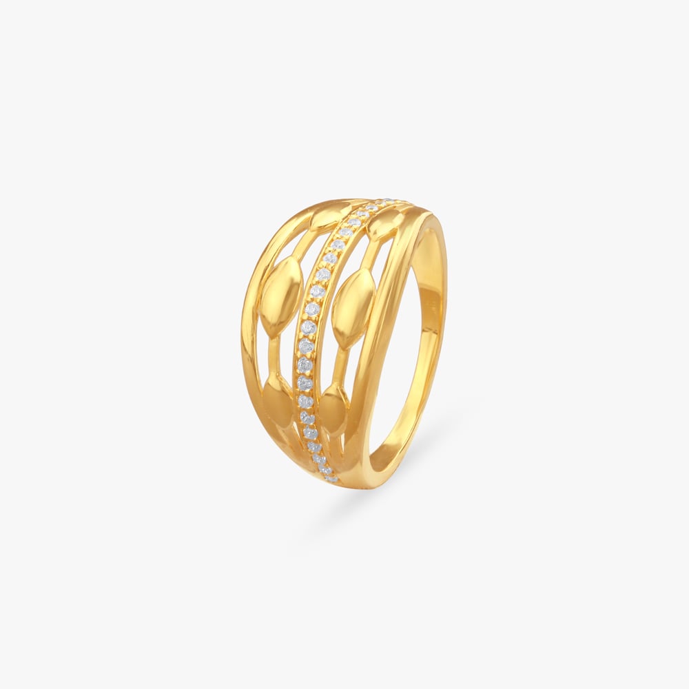 

Gleaming Aura Gold Finger Ring