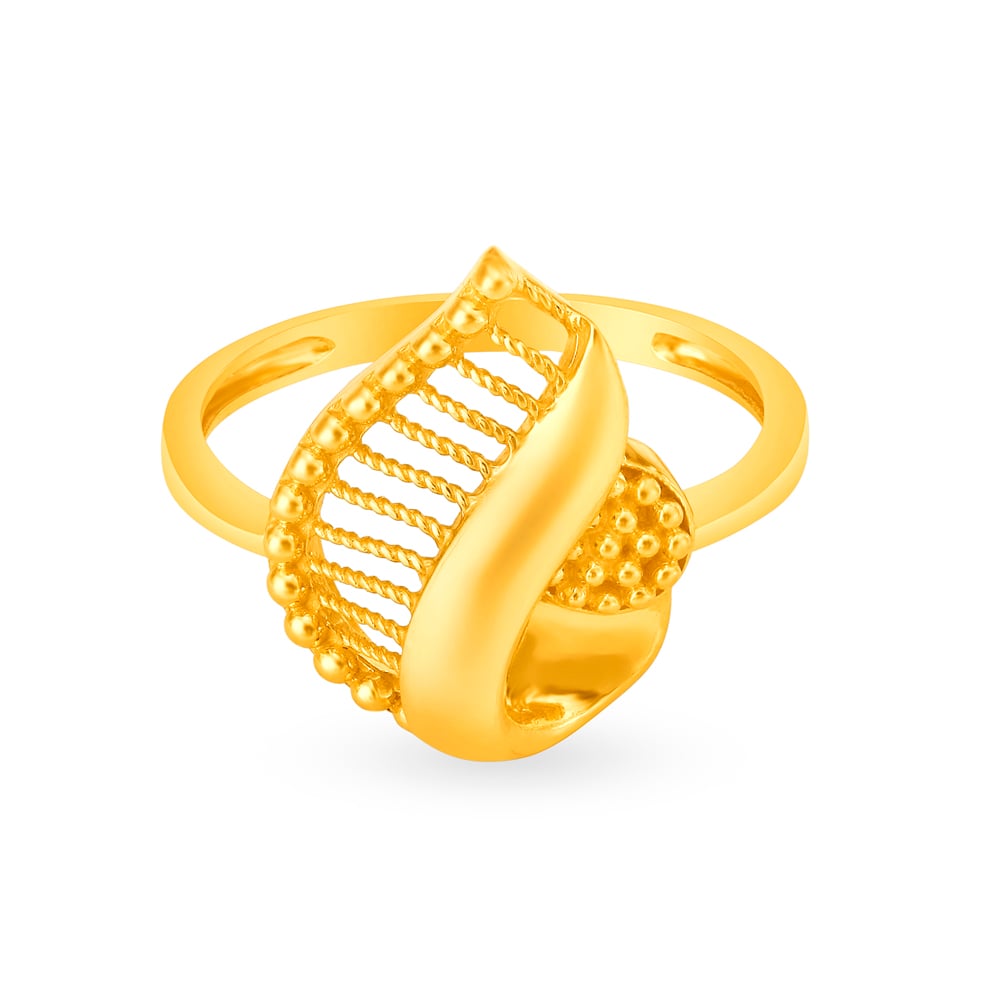 

Sublime Yellow Gold Conch Finger Ring