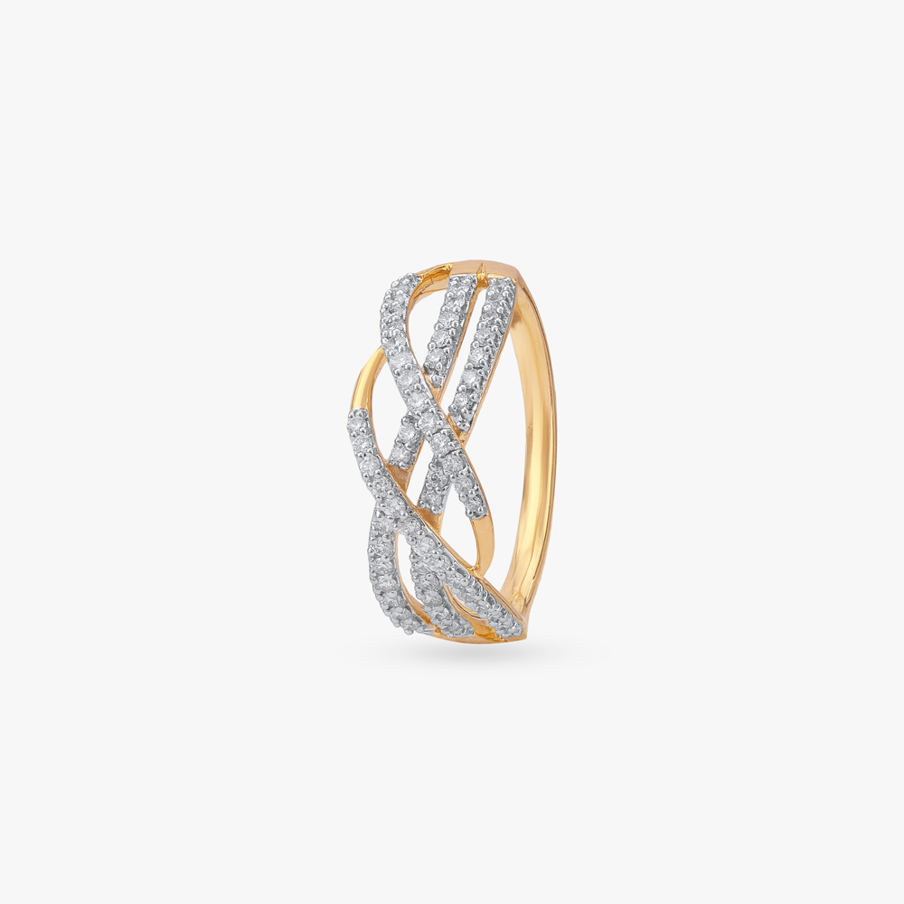 

Twisted Gleam Diamond Ring