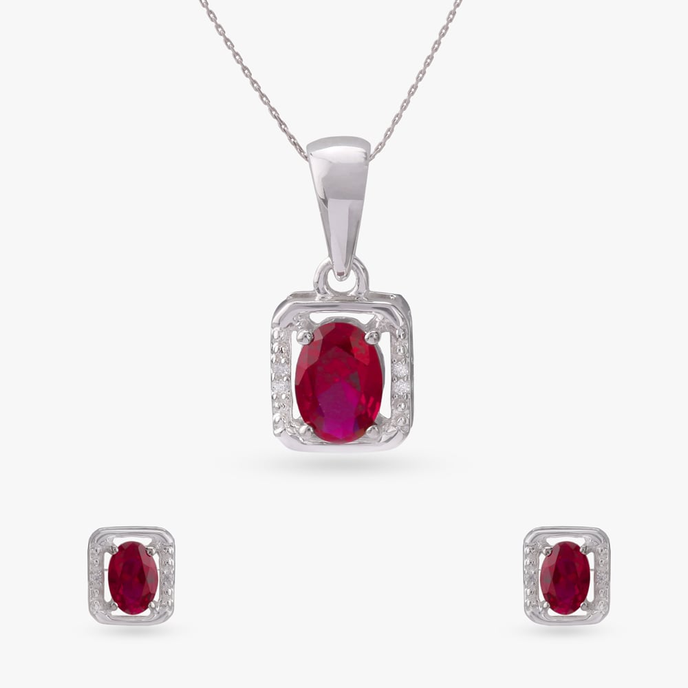 

Crimson Regal Silver Pendant and Earrings Set