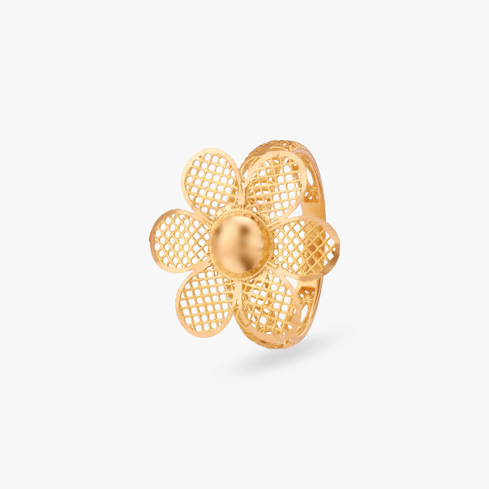

Filigree Flower Gold Ring