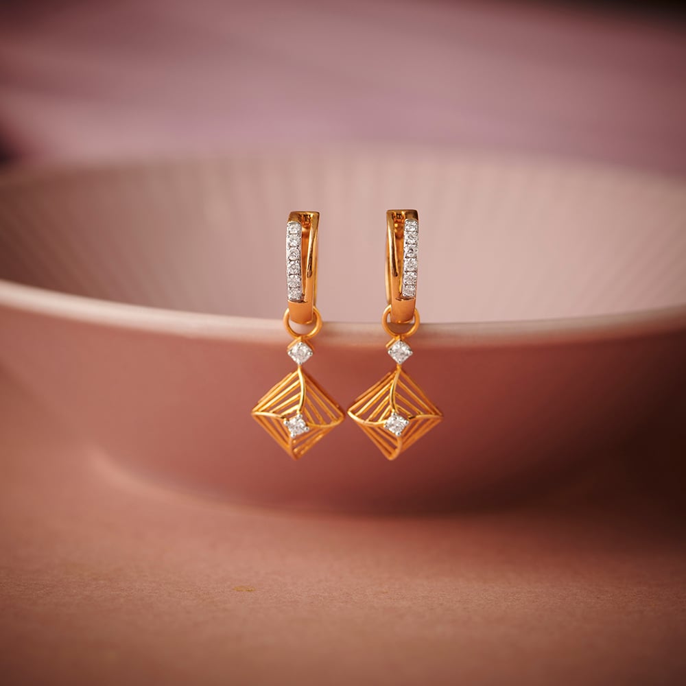 Tanishq – Shop the best gold and diamond jewellery designs from India's  favorite online jewellery store