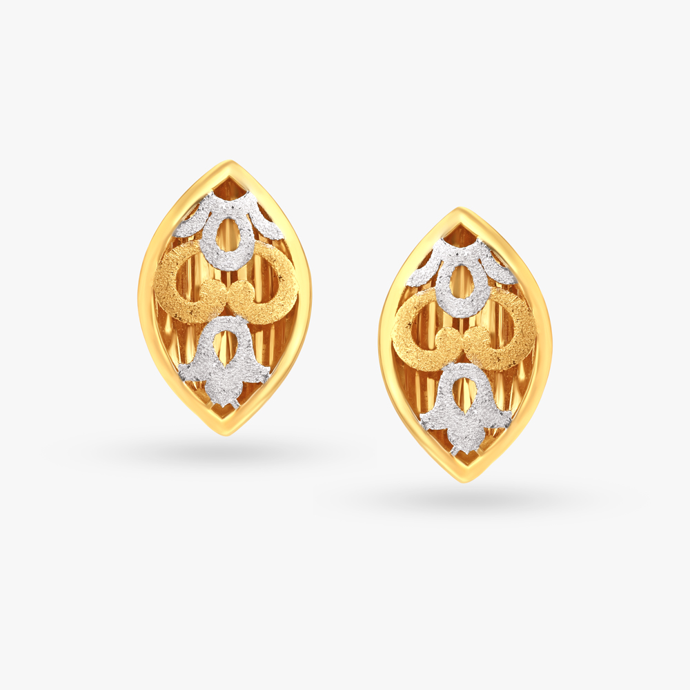 Captivating Pendant with Earrings Set