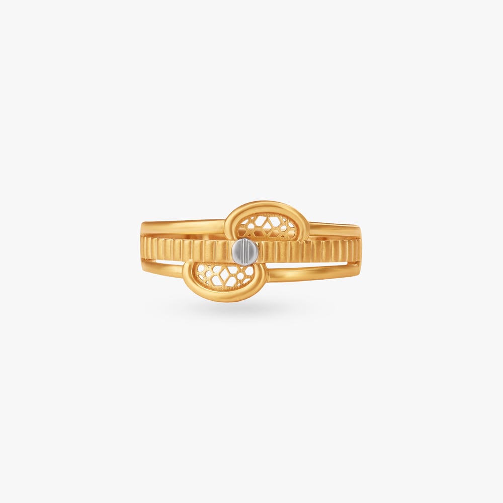 

Stellar Twist Gold Ring