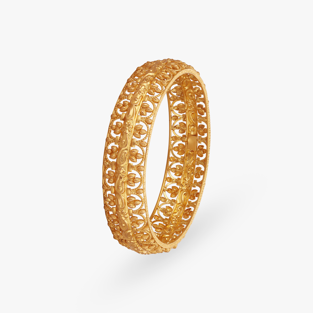 Resplendent Aura Bangle,,hi-res image number null