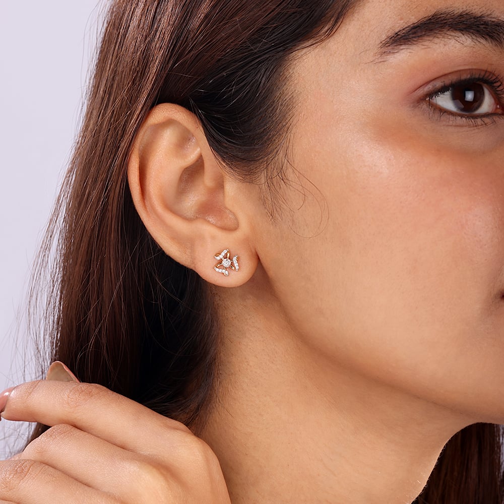 14KT Yellow Gold Diamond Stud Earrings,,hi-res image number null