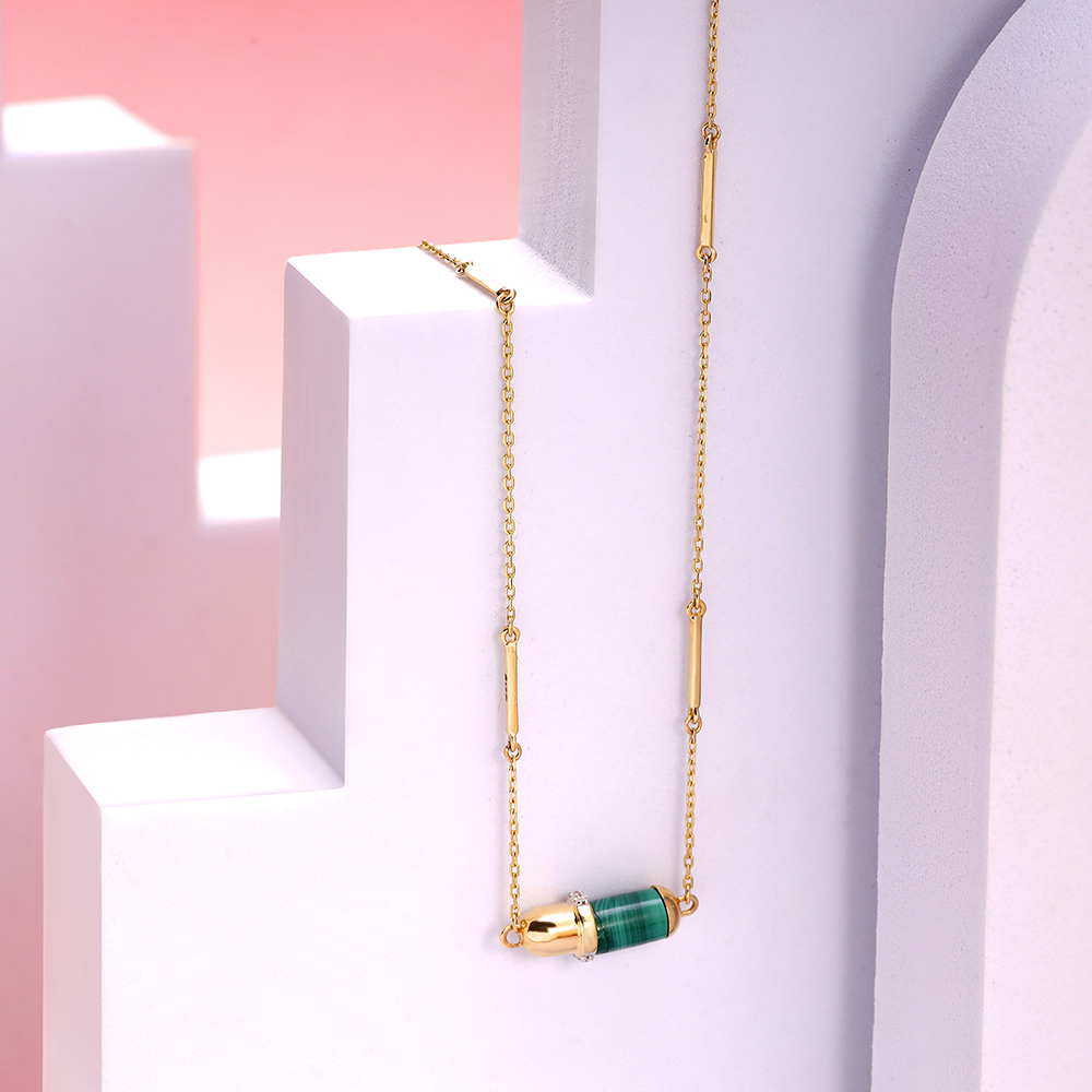 Luxe Illusions 14KT Diamond Pendant with chain,,hi-res image number null