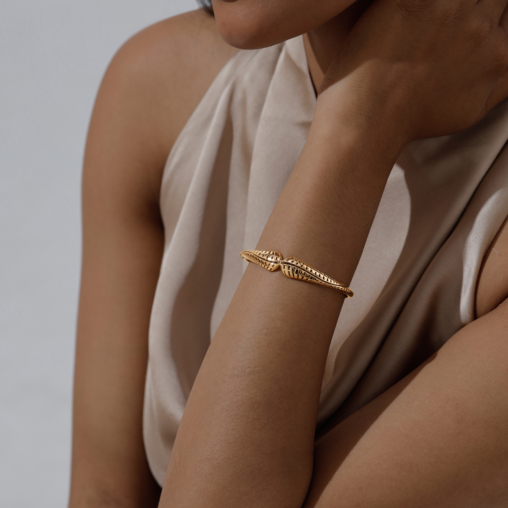 Graceful Leaf Gold Bangle,,hi-res image number null