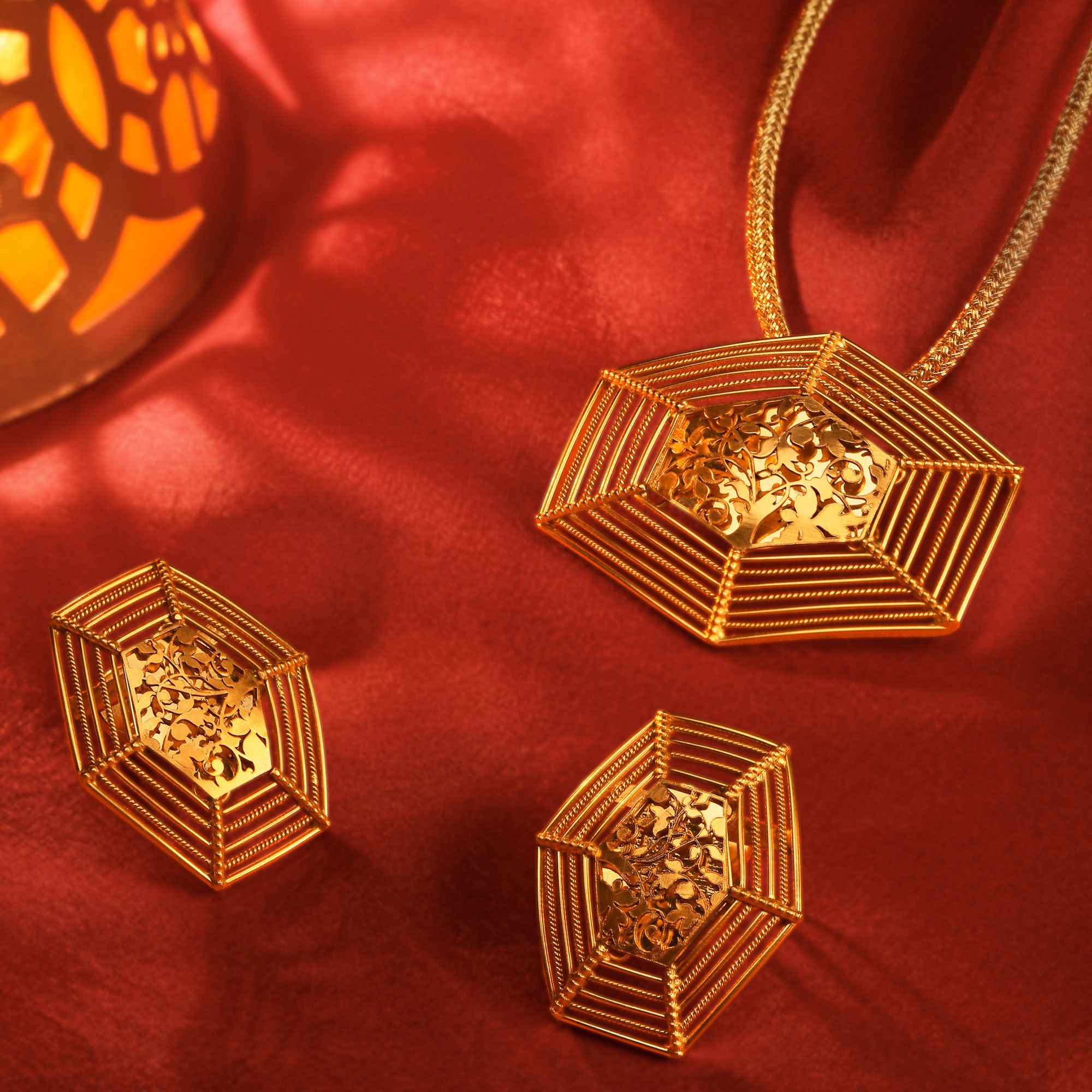 Beautiful Artistic Pendant and Earrings Set,,hi-res image number null