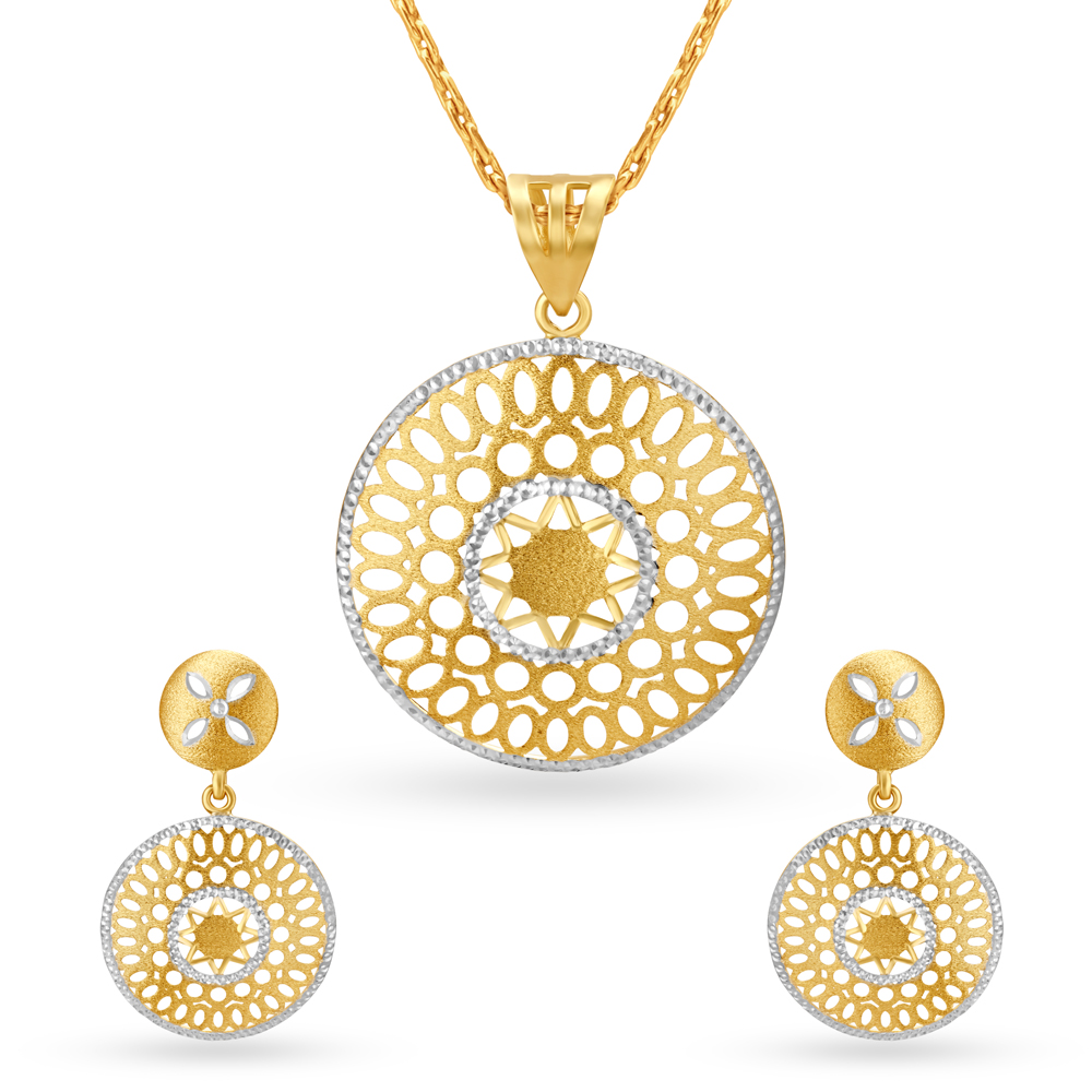 Glamorous Mesh Pendant and Earrings Set