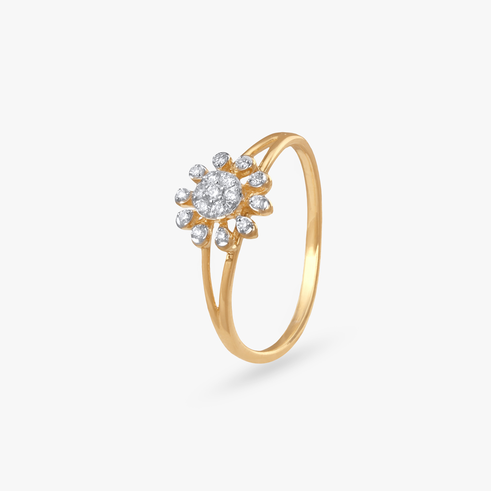 

Blooming Beauty Diamond Ring