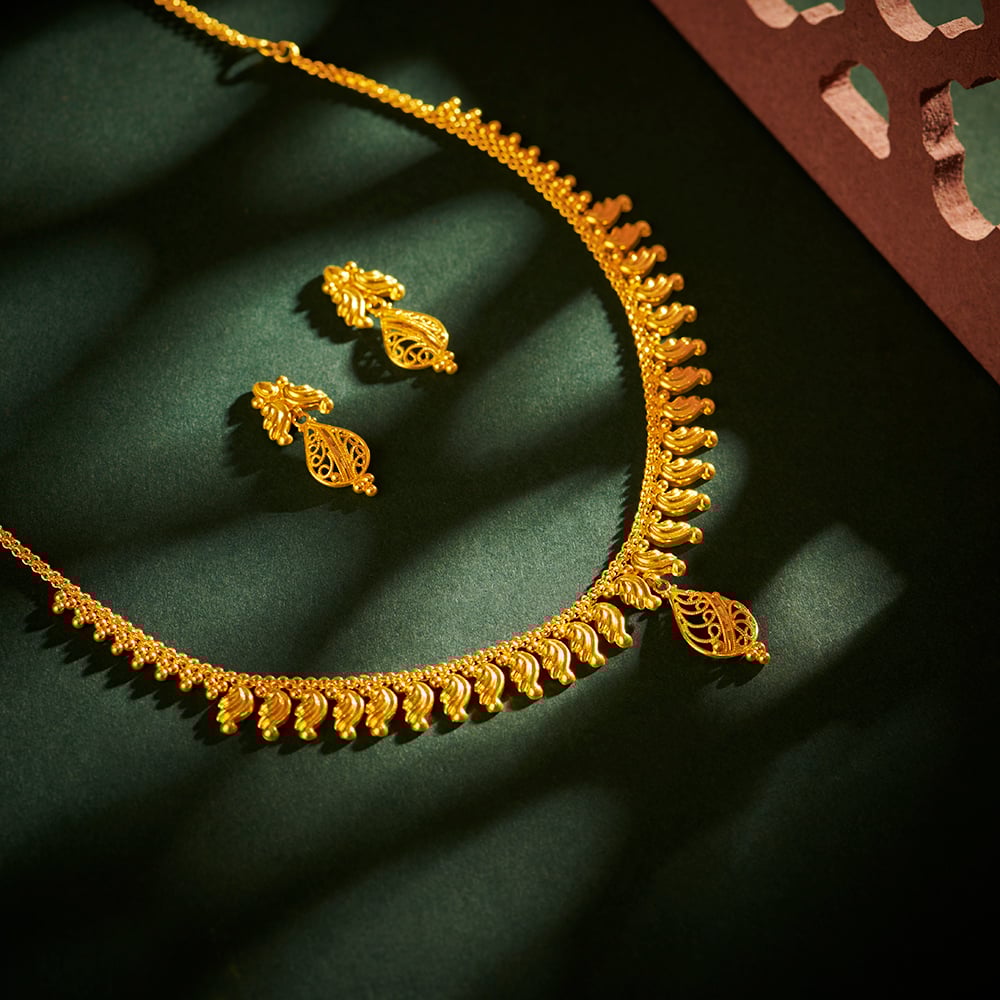 

Yellow Gold Necklace Set