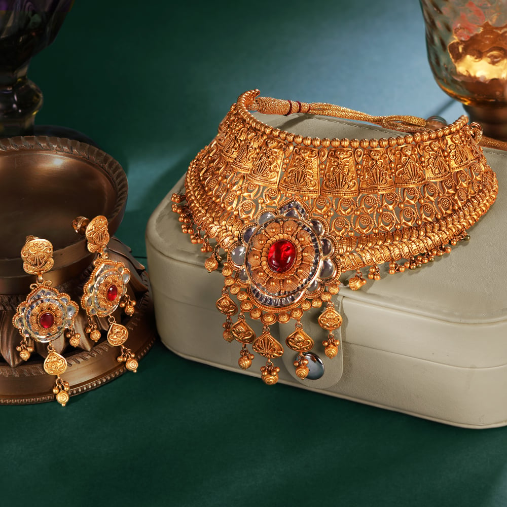 Radiant Intricate Necklace Set