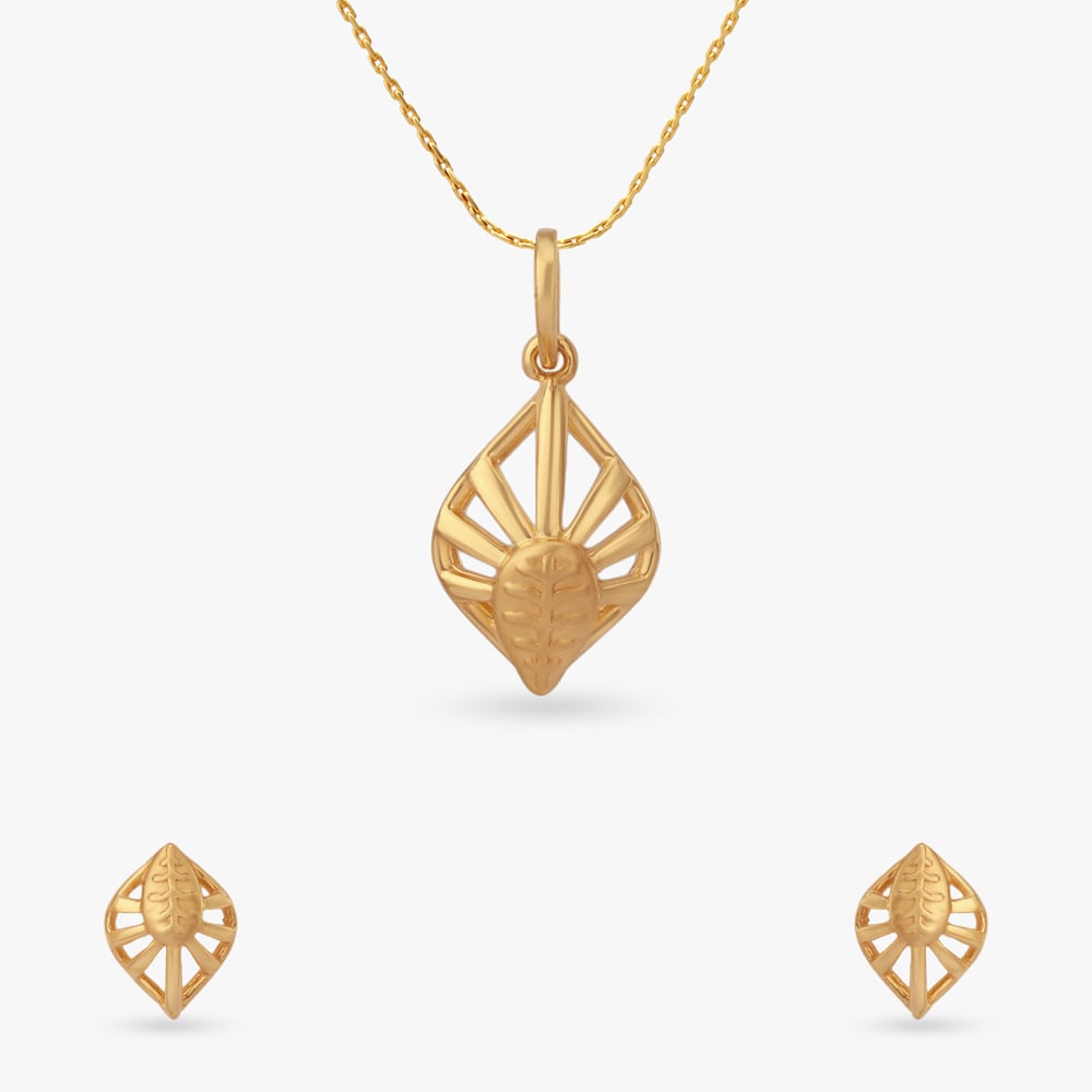 

Sunlit Leaf Gold Pendant and Earrings set