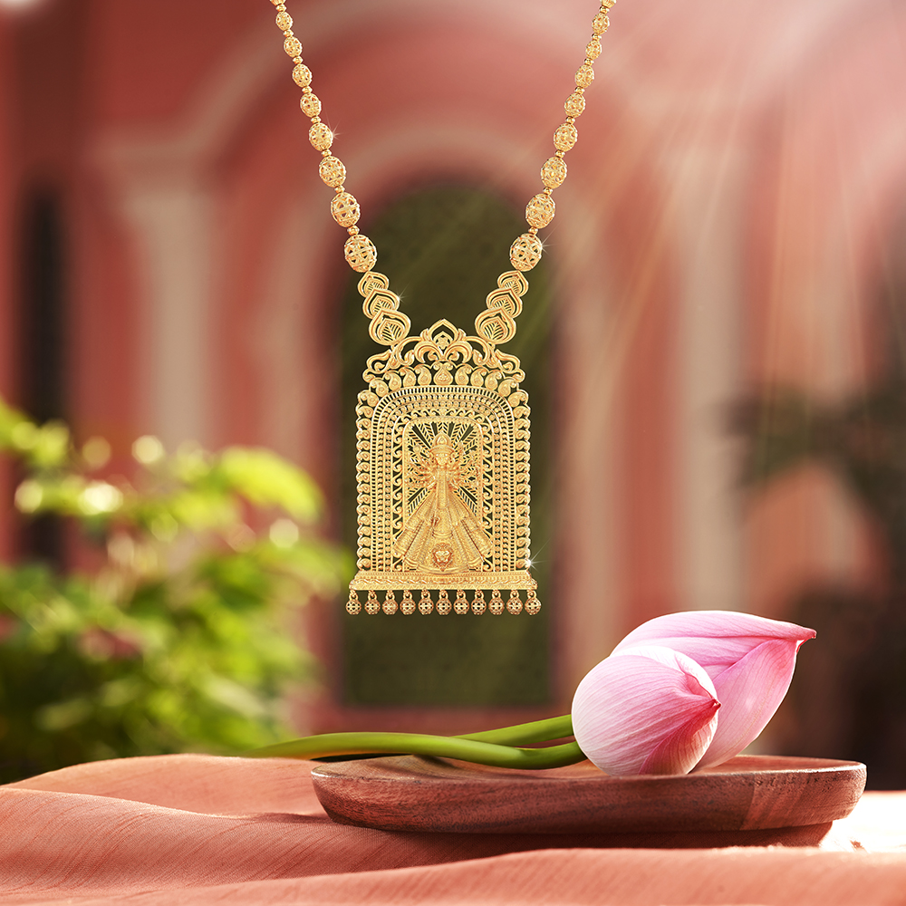 Durga Pratima Gold Sitahar,,hi-res image number null