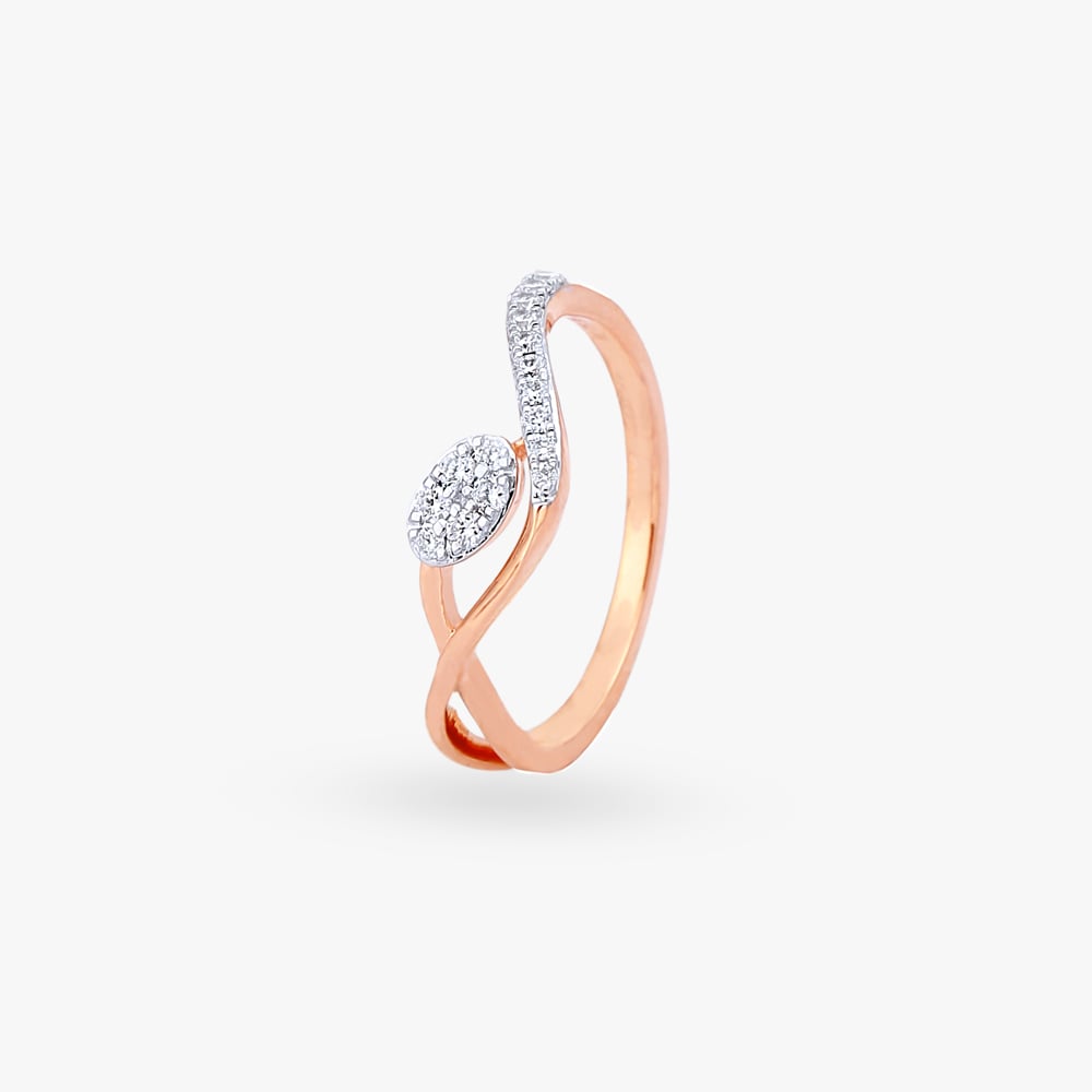 

Twisted Elegance Diamond Finger Ring