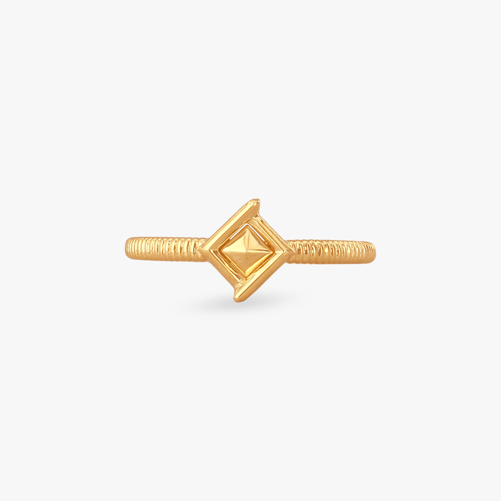 

Heritage Edge Gold Ring