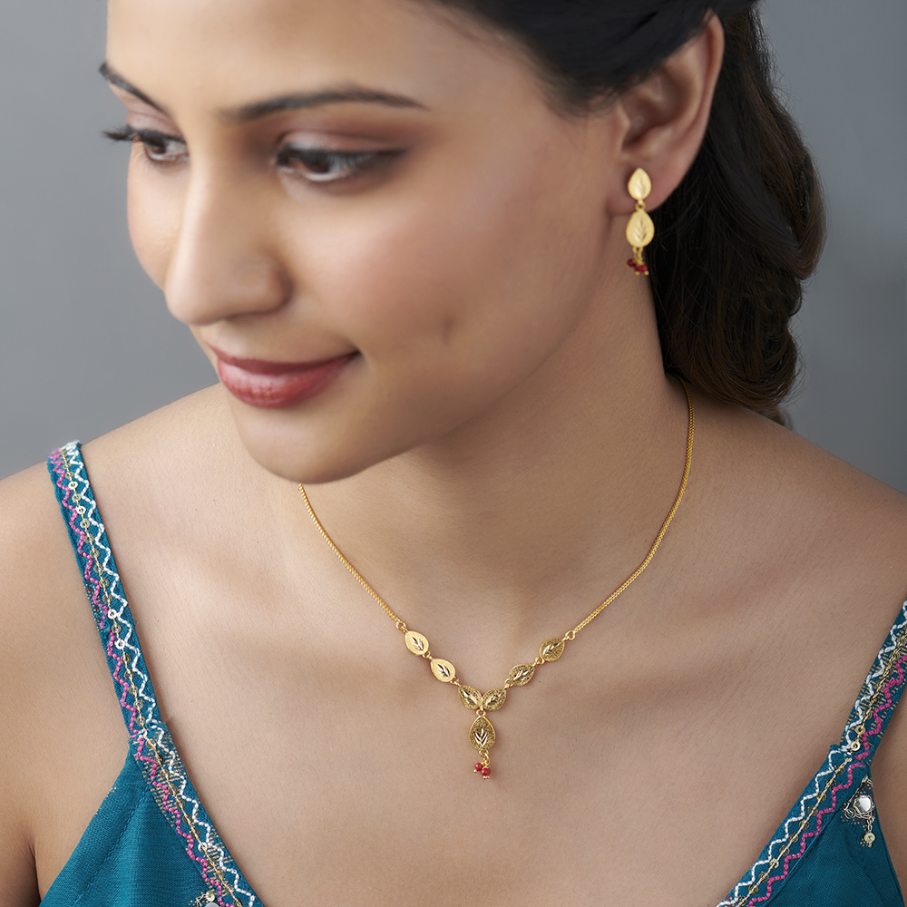 Dainty Gold Necklace Set,,hi-res image number null