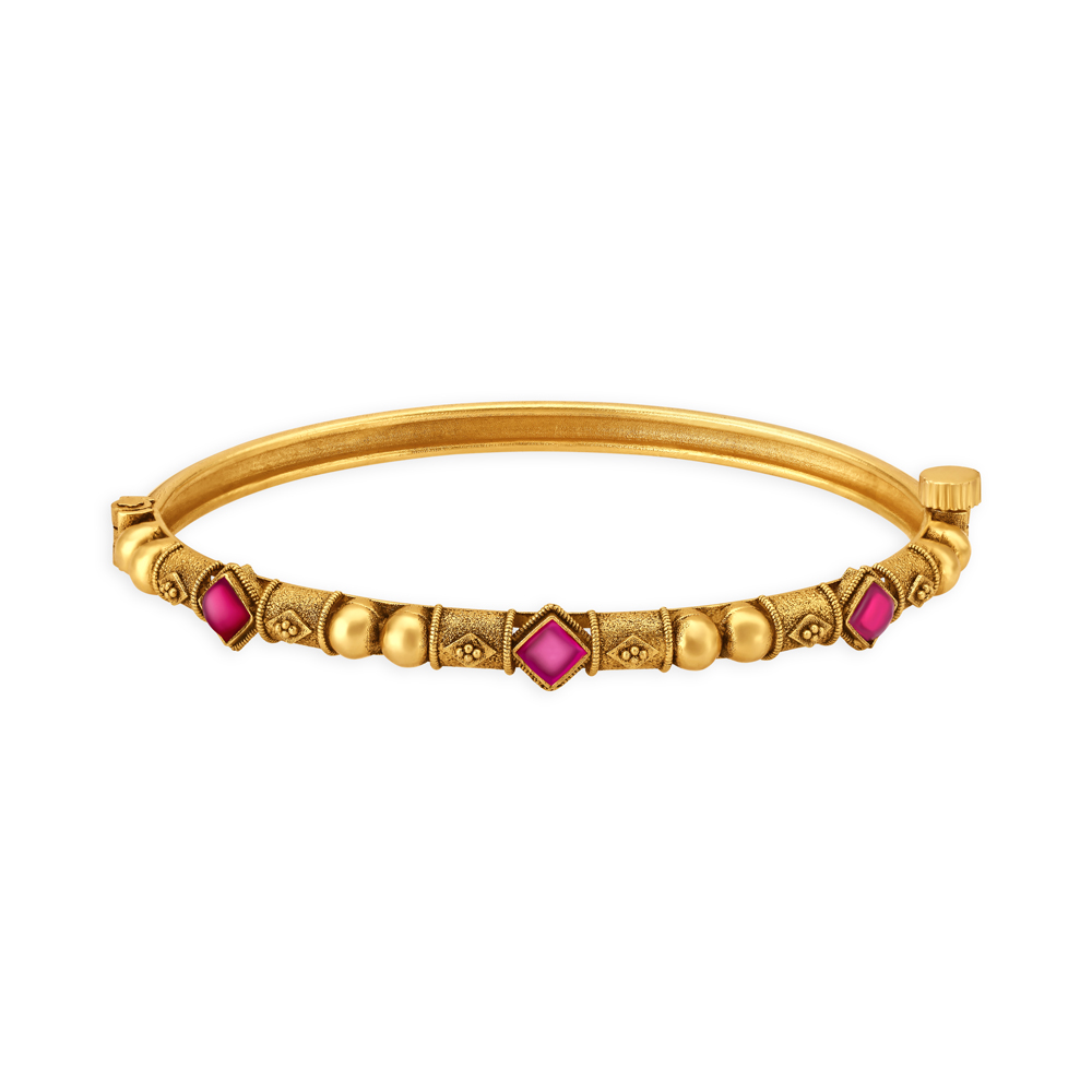 Stunning Traditional Gold Bangle