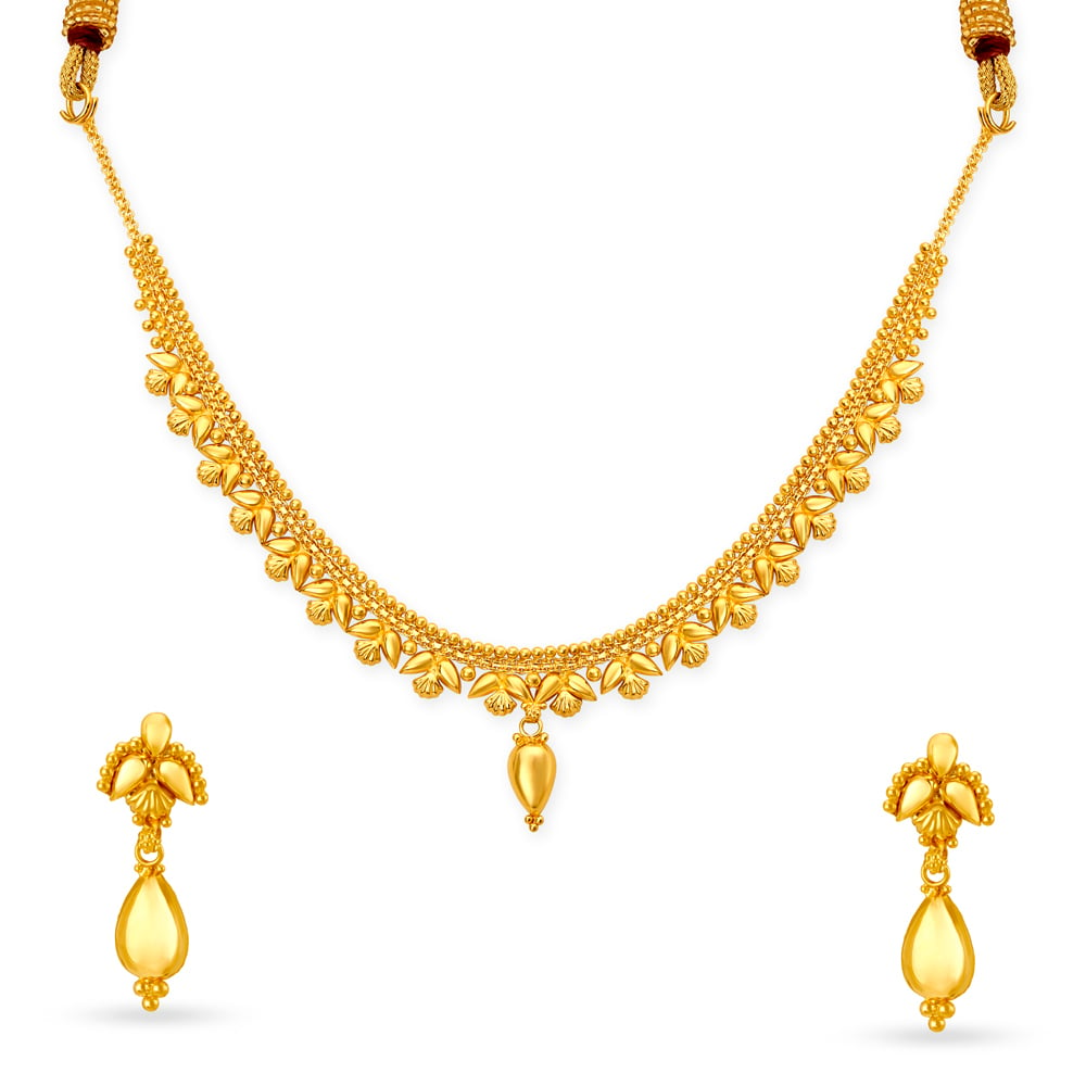 Intricate Gold Necklace Set