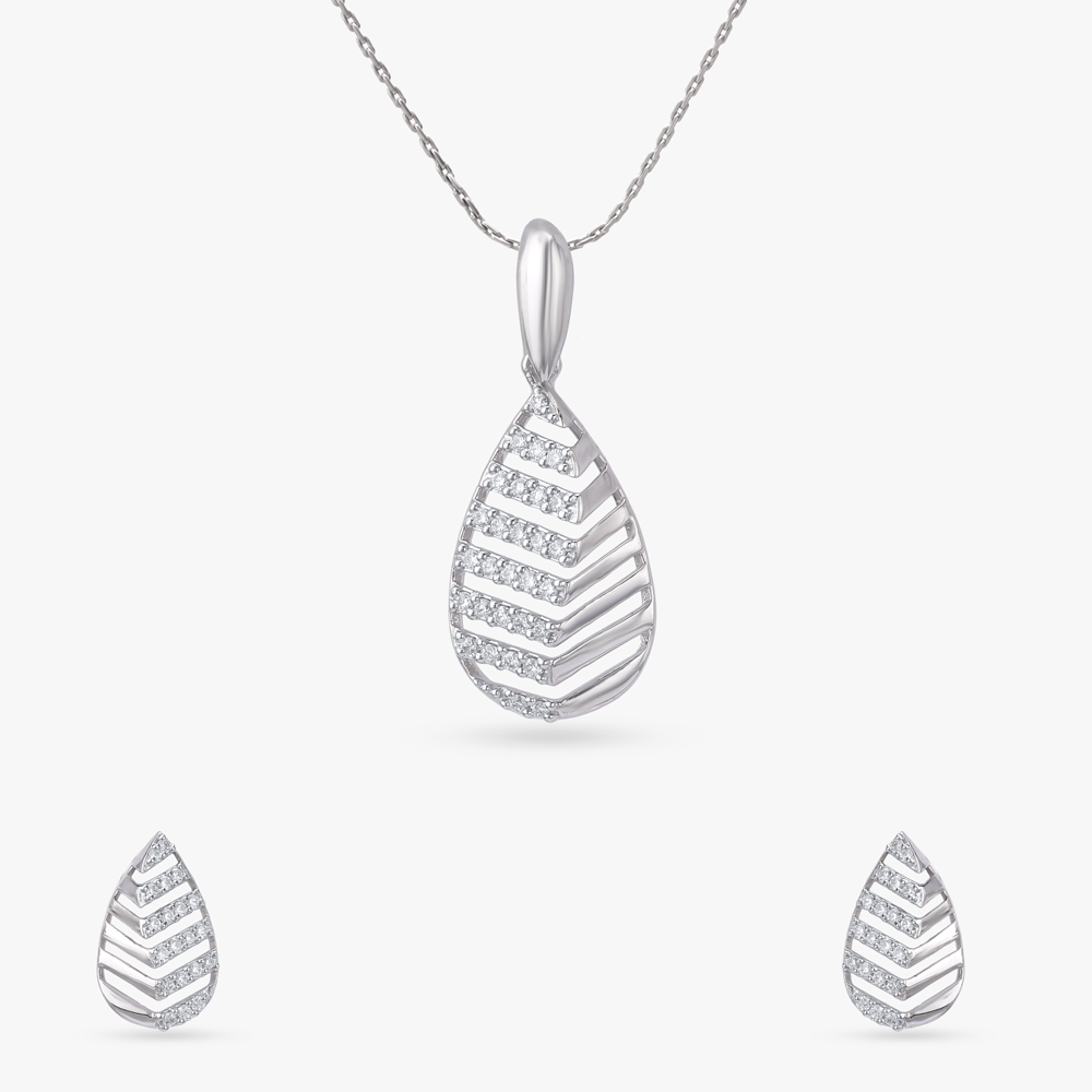 

Mystic Foliage Diamond Pendant and Earrings Set