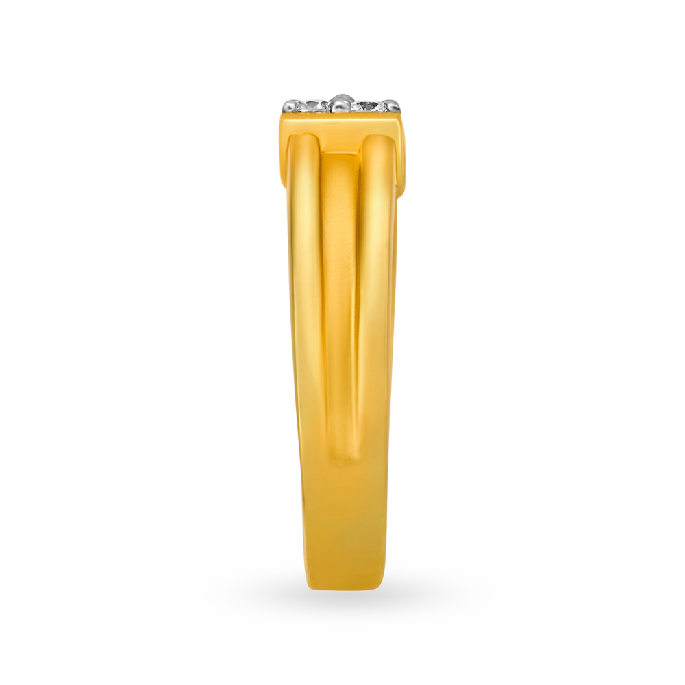 Glimmering 18 Karat Yellow Gold And Diamond Floral Ring,,hi-res image number null