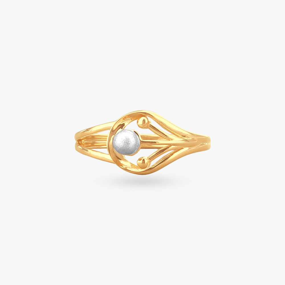 

Radiant Bloom Gold Ring