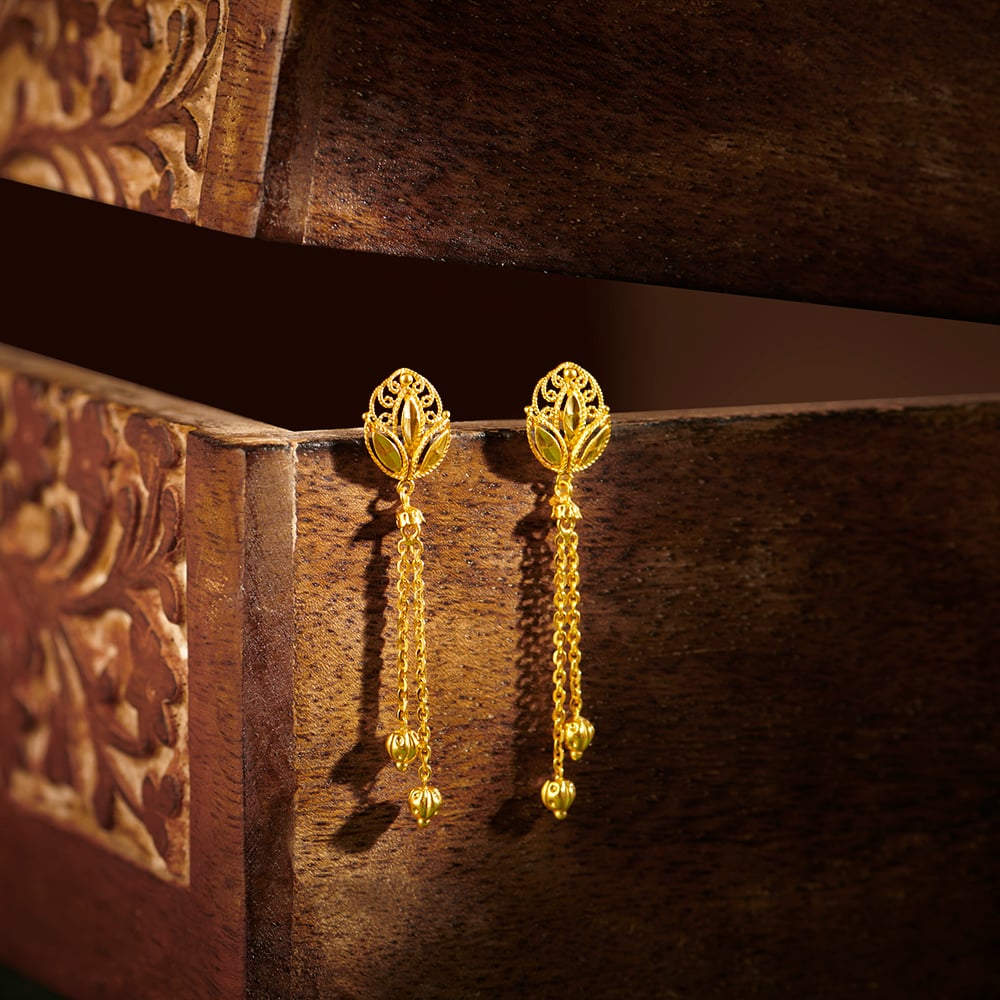18KT Yellow Gold Diamond Drop Earrings with Floral Design And Openwork |  Tanishq