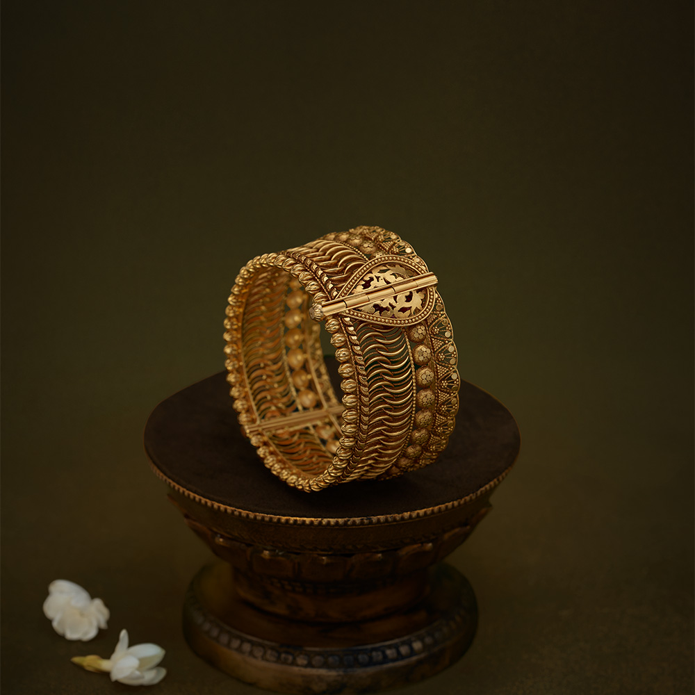 Heritage Kada with Gold Links and Jaali Work,,hi-res image number null