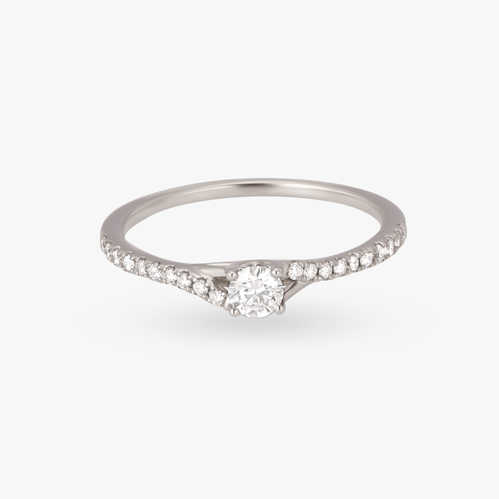 

Graceful Diamond Finger Ring