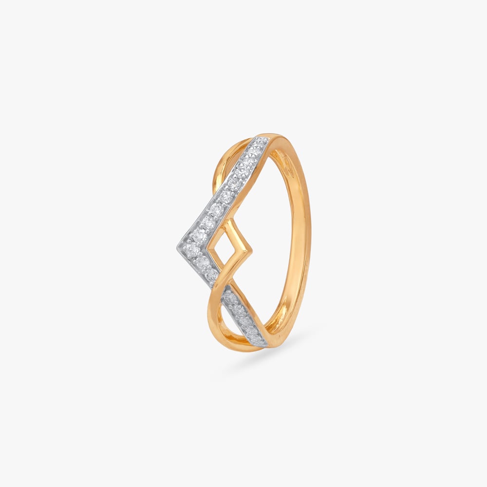 

Chic Crest Diamond Finger Ring