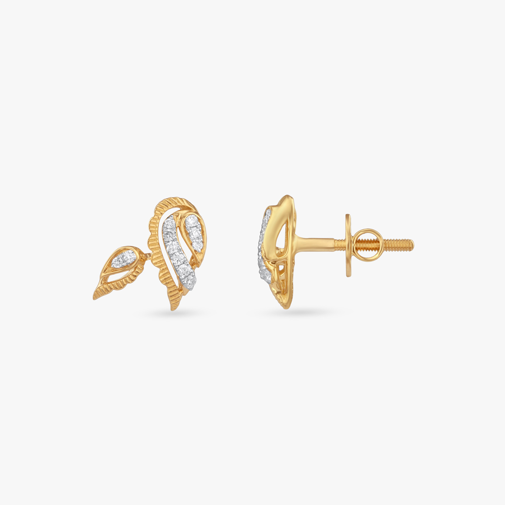 

Curved Bloom Diamond Stud Earrings